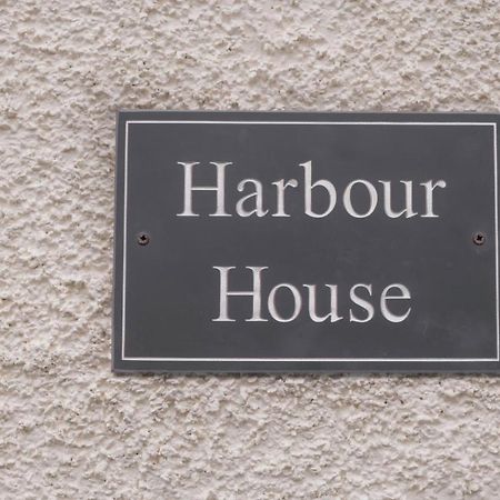 Отель Harbour House Банф Экстерьер фото